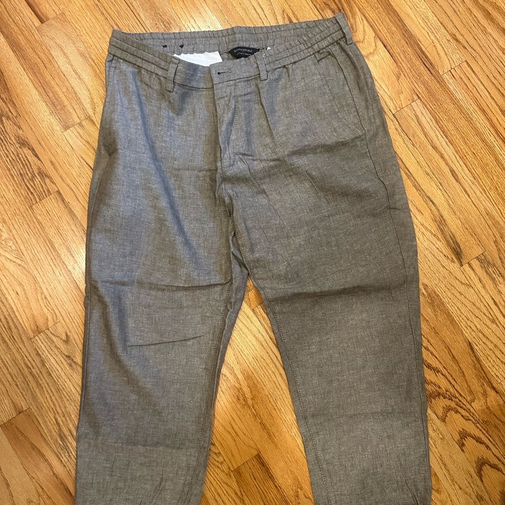 Banana Republic Athletic Linen-Blend Pant